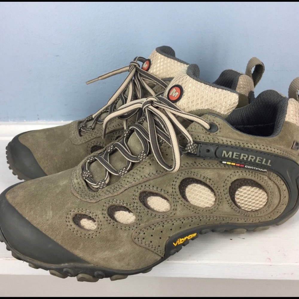 MERRELL Women’s 9.5 Brown Hiking Chameleon II Gore